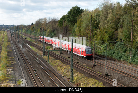 Regional Express Doppelstock Personenzug, Wuppertal, Deutschland. Stockfoto