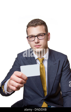 Geschäftsmann hält weiße Visitenkarte mit Textfreiraum Stockfoto