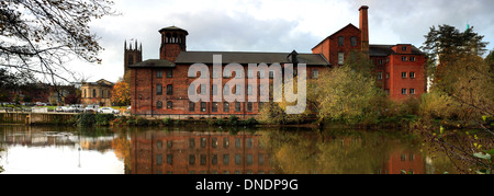 Herbst, Derby Silk Mühle, World Heritage Site, Fluss Derwent, Derby Stadtzentrum, Derbyshire, England, UK Stockfoto