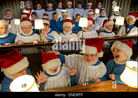 Der Chor der Wells Cathedral in Weihnachten Gewand Stockfoto