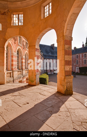 Das Chateau de Saint-Fargeau in Burgund, Frankreich. Stockfoto