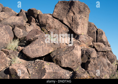 Petroglyphen auf dem Stein in Mojave National Preserve Stockfoto
