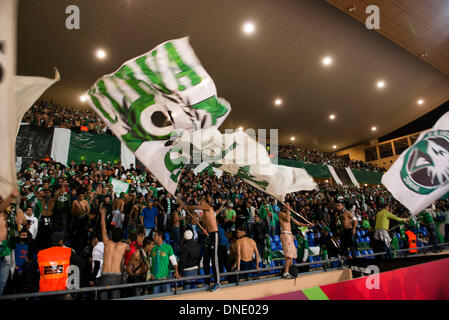 Marrakesch, Marokko. 21. Dezember 2013. Fans (Raja) Fußball / Fußball: FIFA Club World Cup Marokko 2013 Finale match zwischen FC Bayern München 2-0 Raja Casablanca im Stade de Marrakech in Marrakesch, Marokko. © Maurizio Borsari/AFLO/Alamy Live-Nachrichten Stockfoto