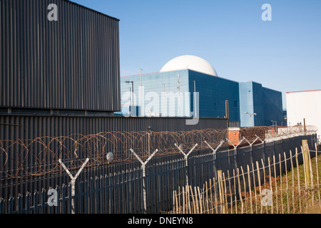 Weiße Kuppel der PWR Sizewell B Atomkraftwerk in der Nähe von Leiston, Suffolk, England Stockfoto