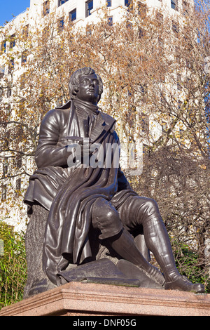 London, Victoria Embankment Gardens Sir John Steell Statue von Robert Burns Stockfoto