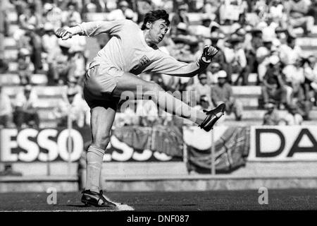 11.06.1970 Guadalajara, Mexiko. Torhüter Gordon Banks (England) England, nimmt einen Abstoss an die 1970 World Cup-Finale Gruppe 3 Guadalajara Stockfoto