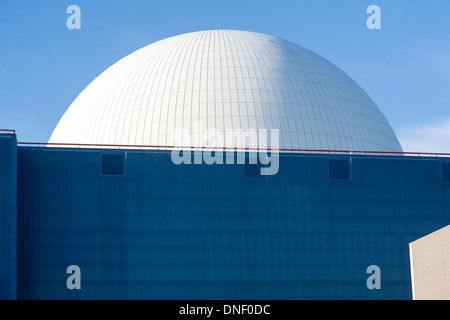 Weiße Kuppel der PWR Sizewell B Atomkraftwerk in der Nähe von Leiston, Suffolk, England Stockfoto