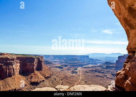 Blick auf Shafer Canyon & Shafer Canyon Road außerhalb von Visitor Centre, Insel im Himmel, Canyonlands National Park, Utah, USA Stockfoto