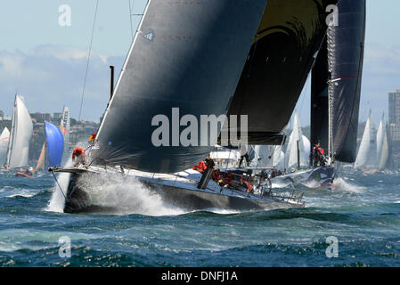 Sydney, Australien. 26. Dezember 2013. Rolex Sydney to Hobart Yacht Race 2013. Beau Geste zum Jahresbeginn die 629 nautische Meile Rennen von Sydney-Hobart-Regatta im Hafen von Sydney. Bildnachweis: Aktion Plus Sport/Alamy Live-Nachrichten Stockfoto