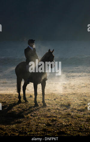 Wentbridge, West Yorkshire, Großbritannien. 26. Dezember 2013. Mitglieder des Vereins der Badsworth & Braham Moor sammeln vor der jährlichen Boxing Day treffen im Dorf Wentbridge, West Yorkshire Credit: Chris Mcloughlin/Alamy Live-Nachrichten Stockfoto