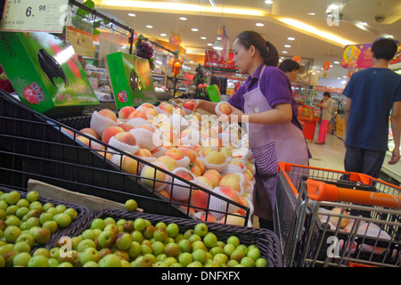 Peking China, Asien, Chinesisch, Orientalisch, Guang an Men Nei Da Jie, Guanganmen Außenstraße, Regenbogen-Zentrum, Zentrum, Shopping Shopper Shopper Shop Geschäfte Markt Stockfoto