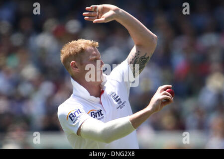 Melbourne, Australien. 27. Dezember 2013. Ben Stokes während dem Tag zwei der vierten Asche Test Match zwischen Australien und England bei der MCG - Boxing Day Test Deutschland Vs England, MCG, Melbourne, Australien. Bildnachweis: Aktion Plus Sport/Alamy Live-Nachrichten Stockfoto