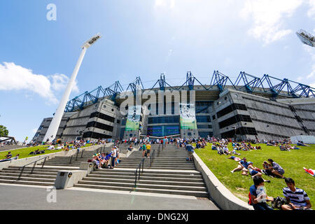 Melbourne, Australien. 27. Dezember 2013. Außerhalb der MCG während dem Tag zwei der vierten Asche Test Match zwischen Australien und England bei der MCG - Boxing Day Test Deutschland Vs England, MCG, Melbourne, Australien. Bildnachweis: Aktion Plus Sport/Alamy Live-Nachrichten Stockfoto
