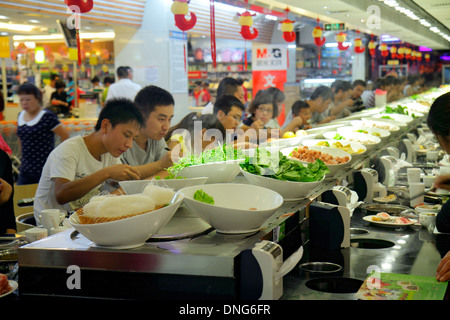 Peking China, Chinesisch, Oriental, Guang an Men Nei Da Jie, Guanganmen Außenstraße, Regenbogen-Zentrum, Zentrum, Shopping Shopper Shopper Shop Geschäfte Markt kaufen Stockfoto