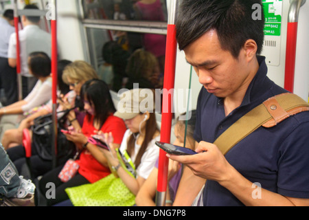 Hong Kong China, HK, Chinesisch, Insel, MTR, North Point U-Bahn-Station, Island Line, Tseung Kwan O Line, Zugkabine, Fahrer, Passagiere Fahrer Fahrer Stockfoto