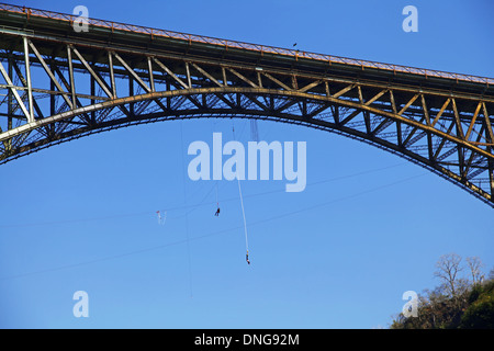 Brücke zwischen Sambia und Simbabwe Stockfoto