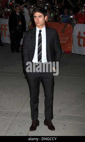 Toronto, ON, Kanada. 7. September 2013. Zac Efron bei der Premiere von "Parkland" auf 2013 Toronto International Film Festival. Dan Herrick/ZUMAPRESS.com/Alamy © Live-Nachrichten Stockfoto