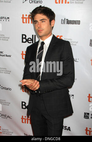 Toronto, ON, Kanada. 7. September 2013. Zac Efron bei der Premiere von "Parkland" auf 2013 Toronto International Film Festival. Dan Herrick/ZUMAPRESS.com/Alamy © Live-Nachrichten Stockfoto