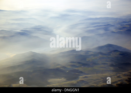 Tolle Berglandschaft vom Flugzeug aus gesehen Stockfoto