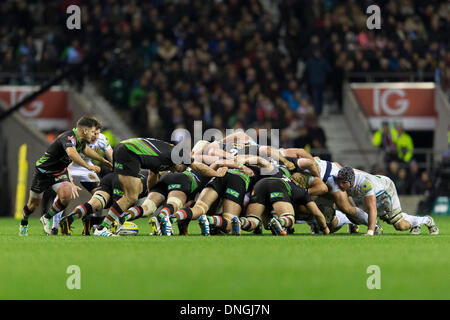 London, UK. 28. Dezember 2013. Ein Gedränge bei der Aviva Premiership Spiel zwischen Harlekine und Exeter Chiefs aus Twickenham Stadion Credit: Action Plus Sport/Alamy Live News Stockfoto