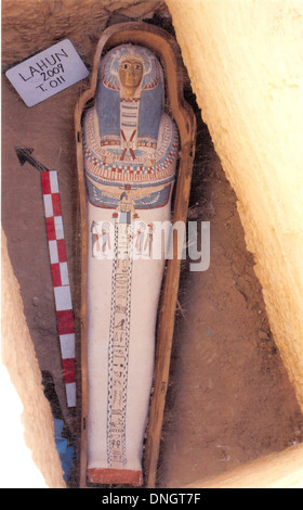 Nekropole von 53 Felsengräber aus dem mittleren und neuen Reichs von ägyptischen Mission Lahum Bereich der Fayoum entdeckt. Stockfoto