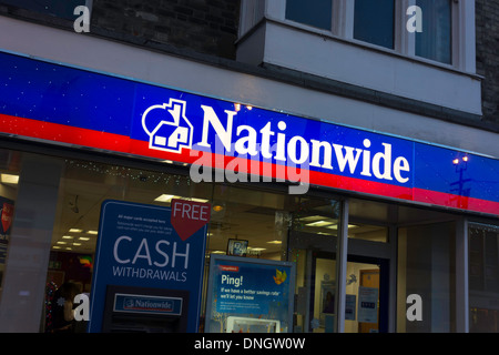 Beleuchtete Zeichen und Logos für die Nationwide Building Society UK Stockfoto