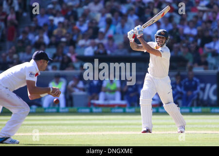 Melbourne, Australien. 27. Dezember 2013. Brad Haddin in Aktion während zu zucken die tagsüber zwei der vierten Asche Test Match zwischen Australien und England bei der MCG - Boxing Day Test Deutschland Vs England, MCG, Melbourne, Australien. Bildnachweis: Aktion Plus Sport/Alamy Live-Nachrichten Stockfoto