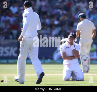 Melbourne, Australien. 27. Dezember 2013. James Anderson drop Brad Haddin während dem Tag zwei der vierten Asche Test Match zwischen Australien und England bei der MCG - Boxing Day Test Deutschland Vs England, MCG, Melbourne, Australien. Bildnachweis: Aktion Plus Sport/Alamy Live-Nachrichten Stockfoto