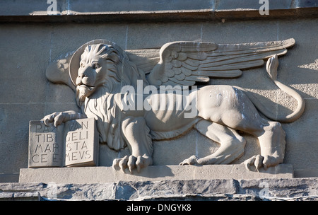 Relief des venezianischen geflügelten Löwen mit Buch und Pax Tibi Marce, Evangelista Meus Inschrift Stockfoto