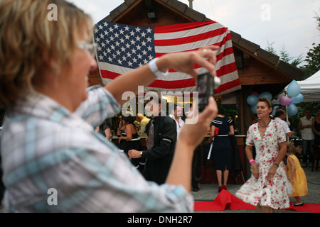 PIN-UP-ABEND, VINTAGE 50ER JAHRE MAKEOVER, SEPT. 8, 2012, SAVOYEN, FRANKREICH Stockfoto