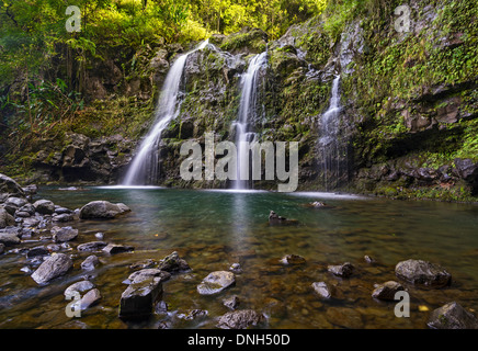 Die atemberaubend schöne Upper Waikani Falls oder drei Bären gefunden in Maui. Stockfoto