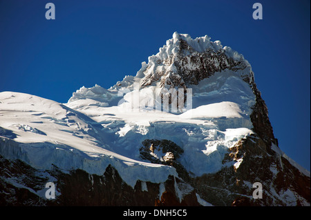 Eisbedeckten Gipfel des Paine Grande im Torres del Paine Nationalpark Stockfoto