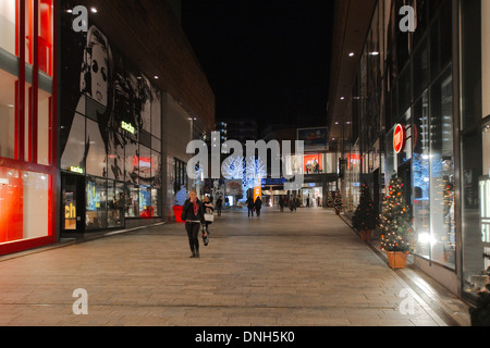 City Mall in der Nacht in Almere, Niederlande Stockfoto