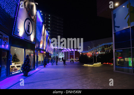 City Mall in der Nacht in Almere, Niederlande Stockfoto