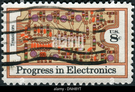 USA - CIRCA 1973: Eine Briefmarke gedruckt in den USA, zeigt Transistoren und Printed Circuit Board, ca. 1973 Stockfoto