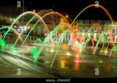 Neue Wasserspiel außerhalb Barnsley Rathaus, South Yorkshire. Stockfoto