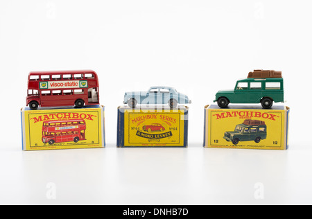 Matchbox-Druckguss Spielzeug-Autos - Routemaster Bus Rolls-Royce und Landrover Safari Stockfoto