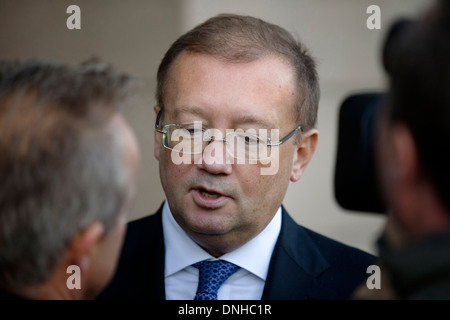 London, UK. Alexander Jakowenko, Botschafter der Russischen Föderation im Vereinigten Königreich, in Westminster. 23.10.2013. Stockfoto