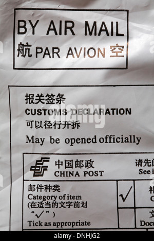 Durch Luftpost par avion Zollerklärung China Post Informationen auf Paket Stockfoto