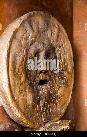 Skulptur geschnitzt in Basilika, Bocca della Verita, Basilika der Heiligen Maria in Cosmedin, Ripa, Rom, Provinz Rom, Latium, Italien Stockfoto
