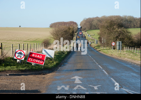 Die alte A344 Straße geschlossen, wenn Stonehenge Besucherzentrum Dezember 2013.Used jetzt für Lastzug eröffnet und wandern Besucher Stockfoto