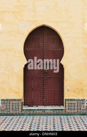 Arabisch-orientalischen Stil Tür in Meknès, Marokko Stockfoto