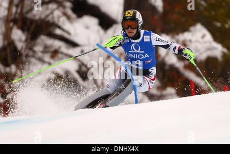 Lienz, Österreich. 29. Dezember 2013. Womens FIS Slalom Ski Weltmeisterschaften. Kathrin Zettel von Österreich Skifahren im ersten Lauf Credit: Action Plus Sport/Alamy Live News Stockfoto