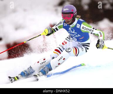 Lienz, Österreich. 29. Dezember 2013. Womens FIS Slalom Ski Weltmeisterschaften. Maria Hoefl-Riesch Deutschland Skifahren im ersten Lauf Credit: Action Plus Sport/Alamy Live News Stockfoto