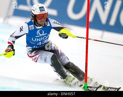 Lienz, Österreich. 29. Dezember 2013. Womens FIS Slalom Ski Weltmeisterschaften. Ramona Siebenhofer (AUT). Bildnachweis: Aktion Plus Sport/Alamy Live-Nachrichten Stockfoto