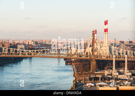 Queensboro Bridge über den East River Blick aus dem Süden - Long Island City Stockfoto