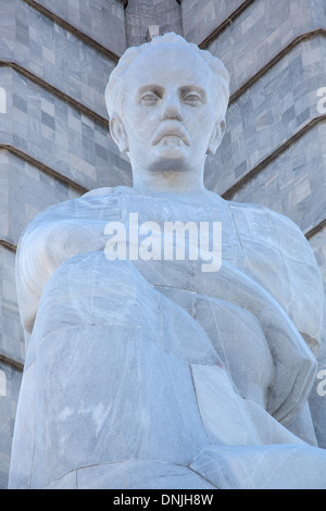 STATUE VON JOSE MARTI (1853-1895), KUBANISCHER POLITIKER, PHILOSOPH UND DICHTER, PLATZ DER REVOLUTION, PLAZA DE LA REVOLUCION, HAVANNA, KUBA, KARIBIK Stockfoto