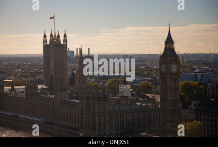 Blick auf die Houses of Parliament mit Big Ben und Victoria Tower, London, England, Vereinigtes Königreich Stockfoto