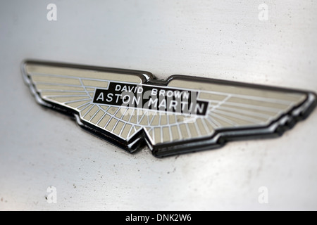 Aston Martin Oldtimer Auto Emblem Stockfoto