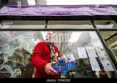 Ray Woolford, betreibt die Lebensmittelbank Lewisham in New Cross, London, UK. Stockfoto